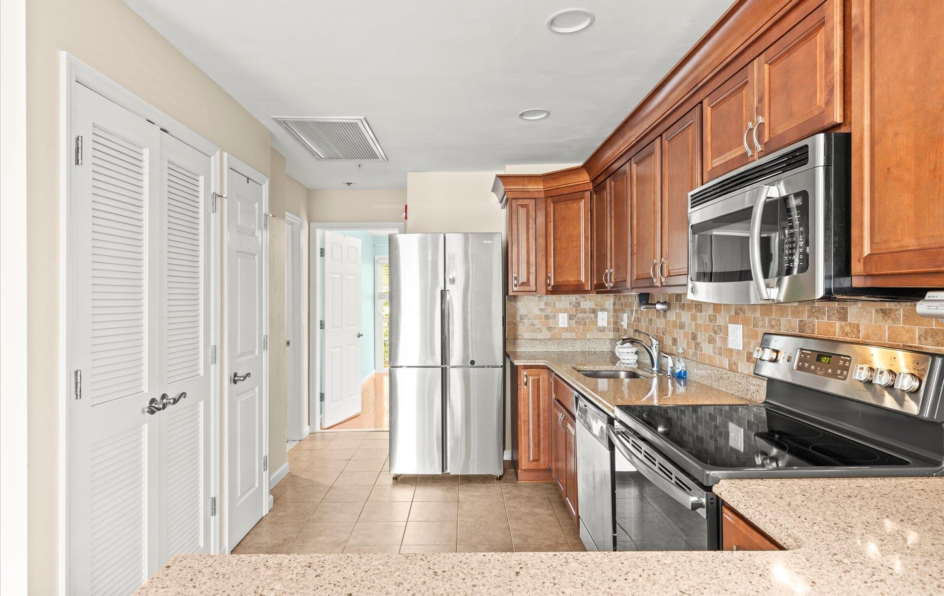 1002 Willow Lane, Valley Stream, NY 11580