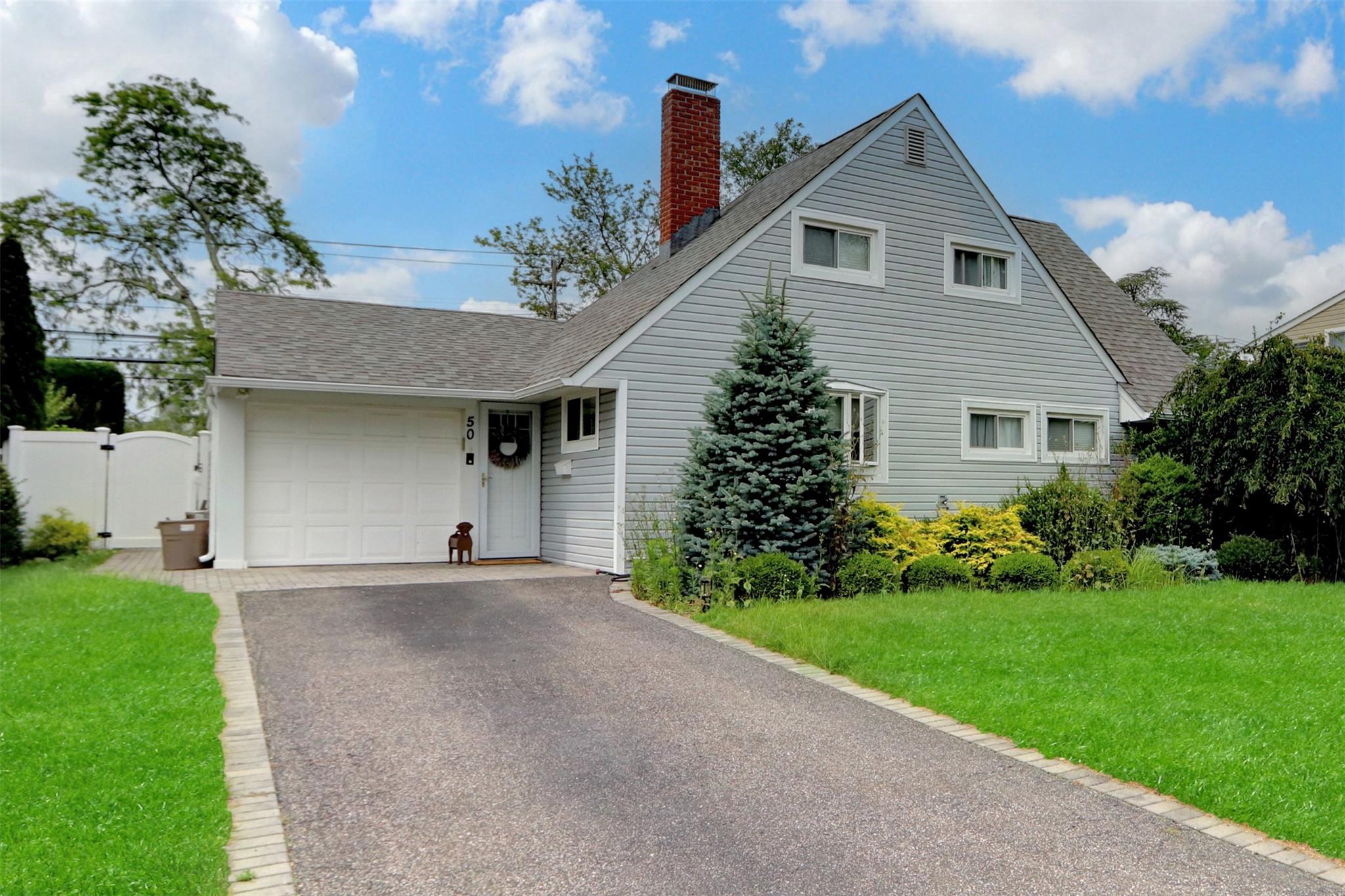 50 Pilgrim Lane, Westbury, NY 11590