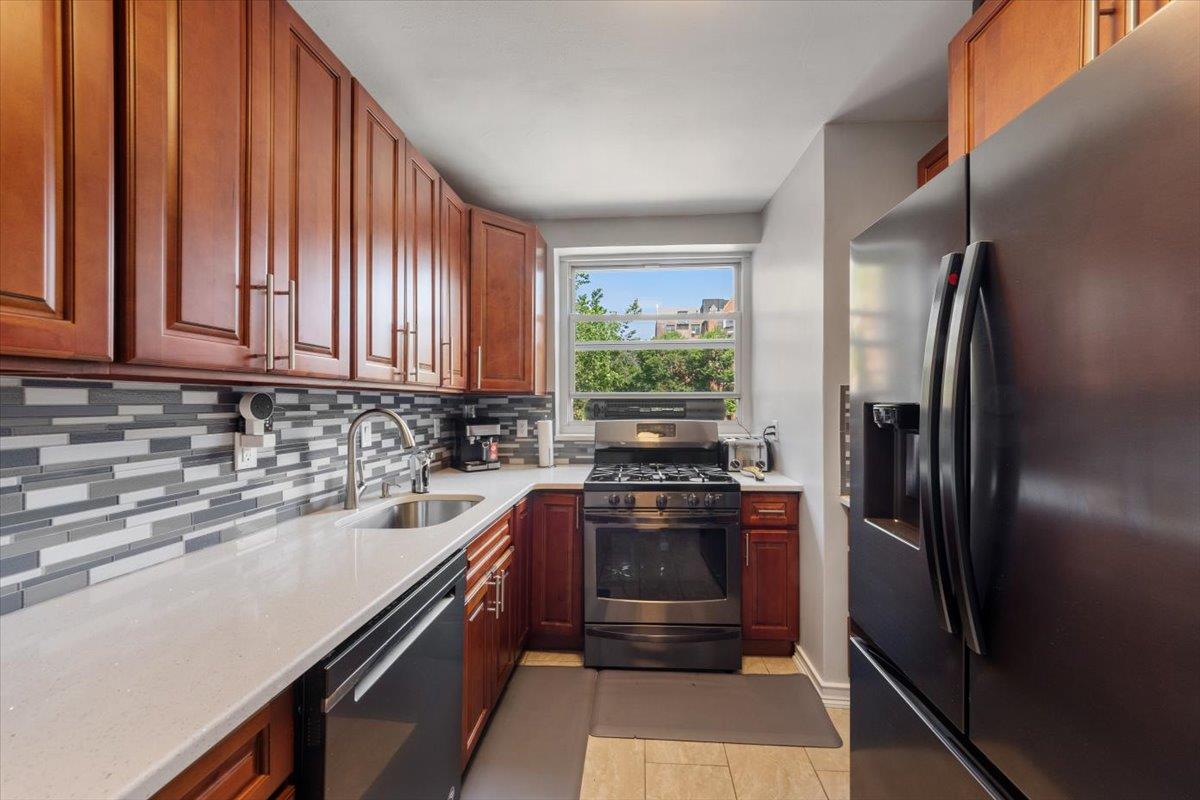 804 Bronx River # 3E, Bronxville, NY 10708