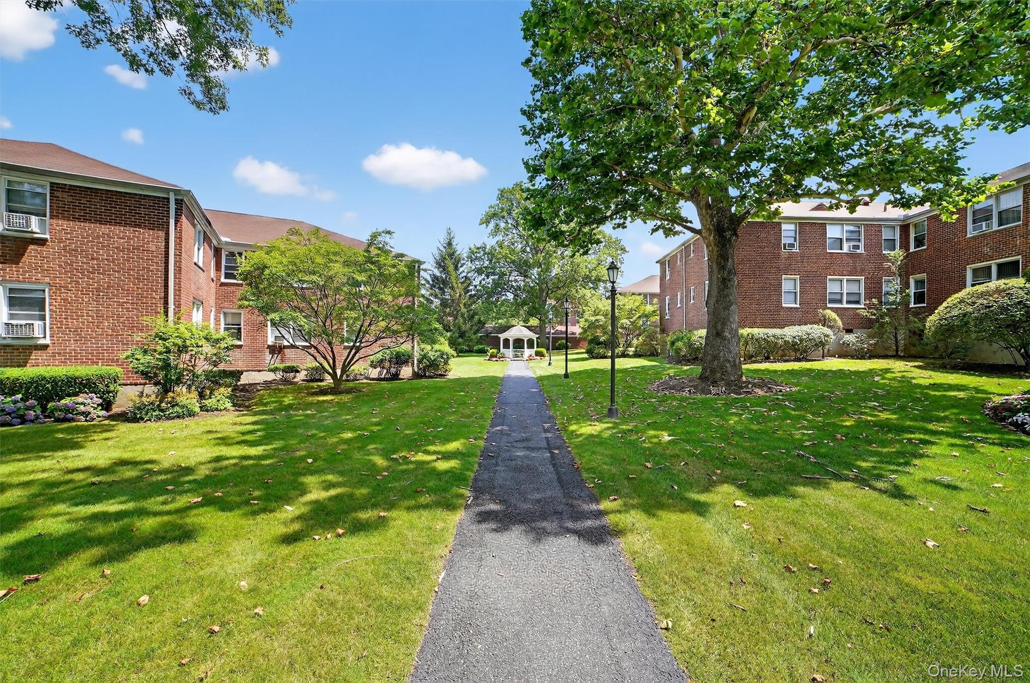 4 Bryant Crescent # 2N, White Plains, NY 10605