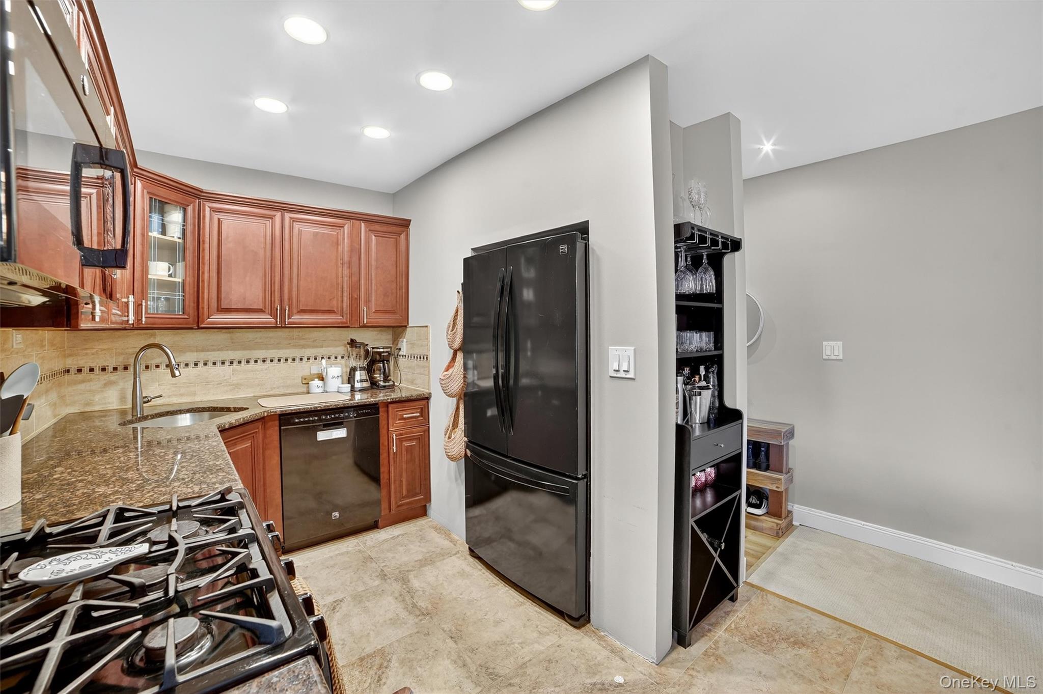 4 Bryant Crescent # 2N, White Plains, NY 10605