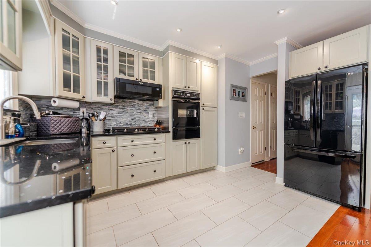 903 Vincent Avenue, Bronx, NY 10465