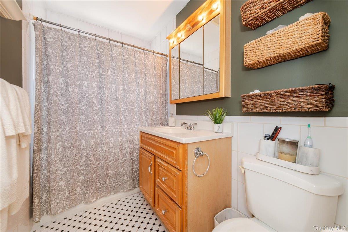 903 Vincent Avenue, Bronx, NY 10465