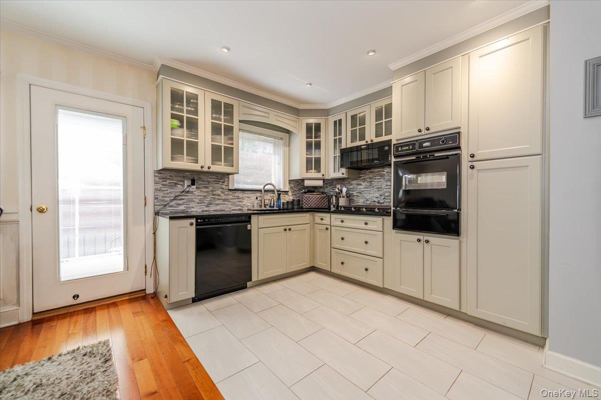 903 Vincent Avenue, Bronx, NY 10465