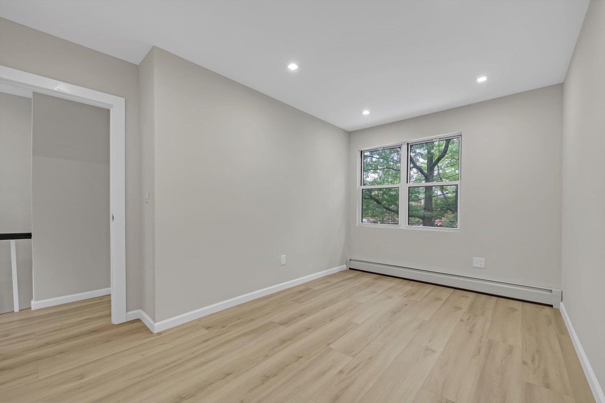 11023 172nd Street, Saint Albans, NY 11433