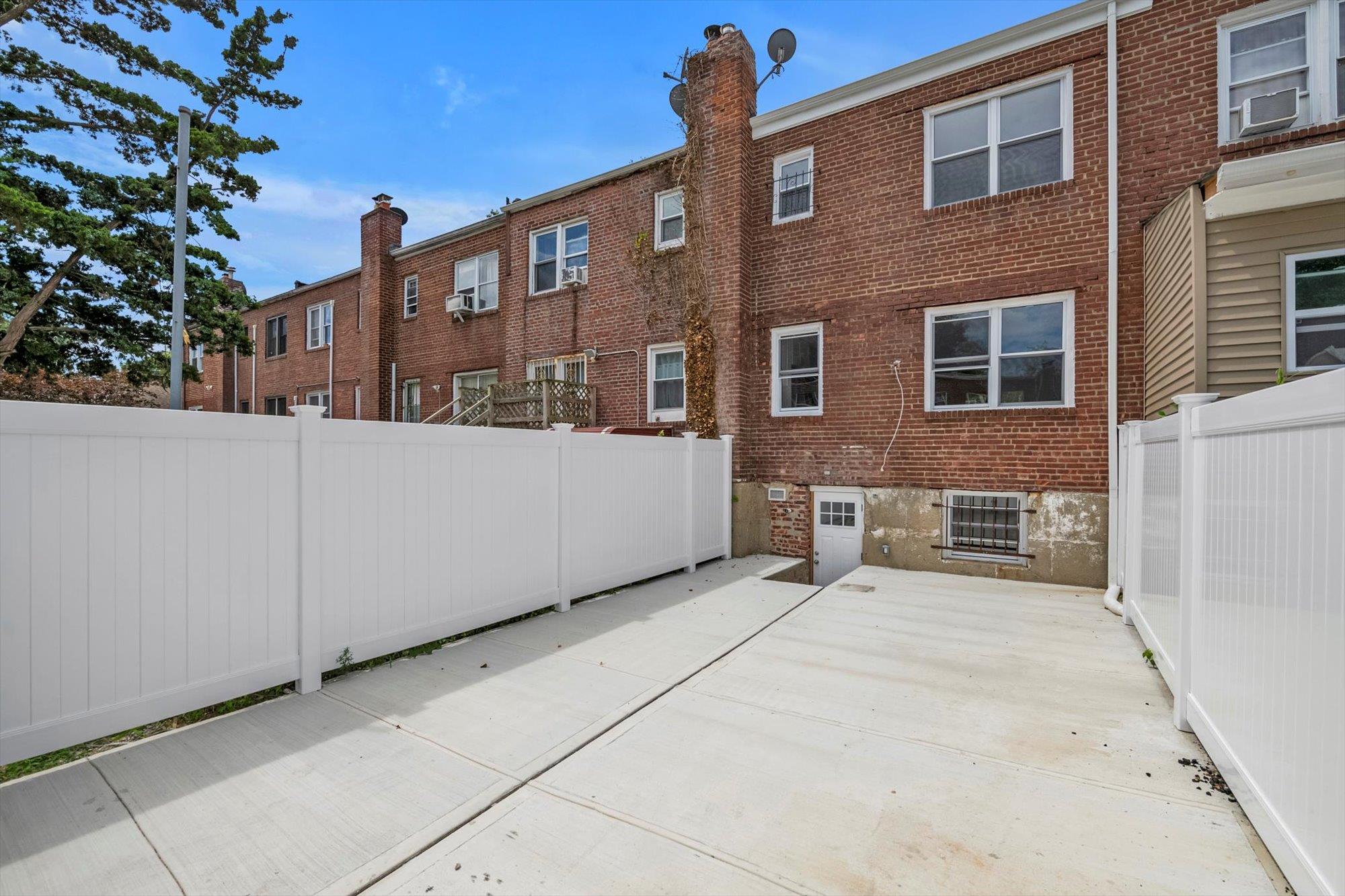 11023 172nd Street, Saint Albans, NY 11433