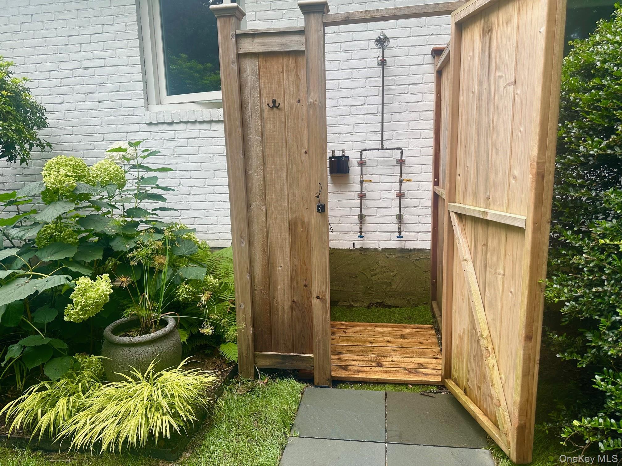 2 Soundview Drive, Port Jefferson, NY 11777