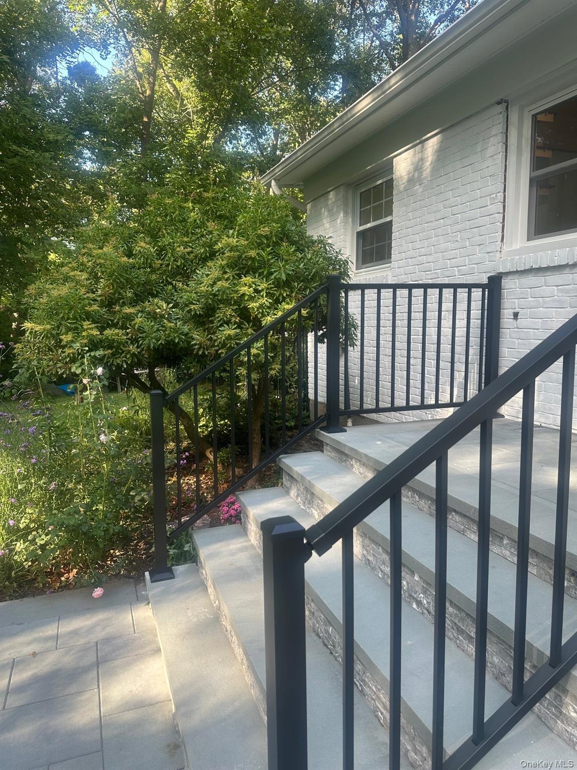 2 Soundview Drive, Port Jefferson, NY 11777