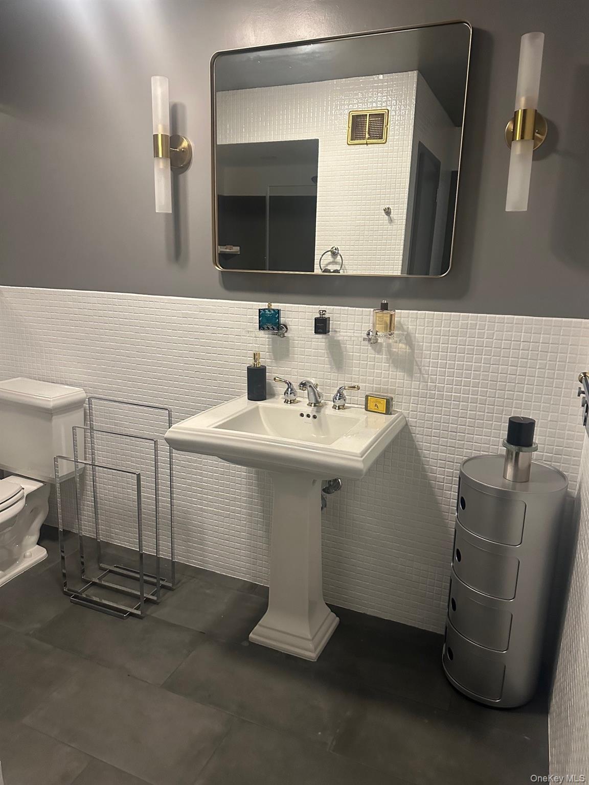 2 Soundview Drive, Port Jefferson, NY 11777