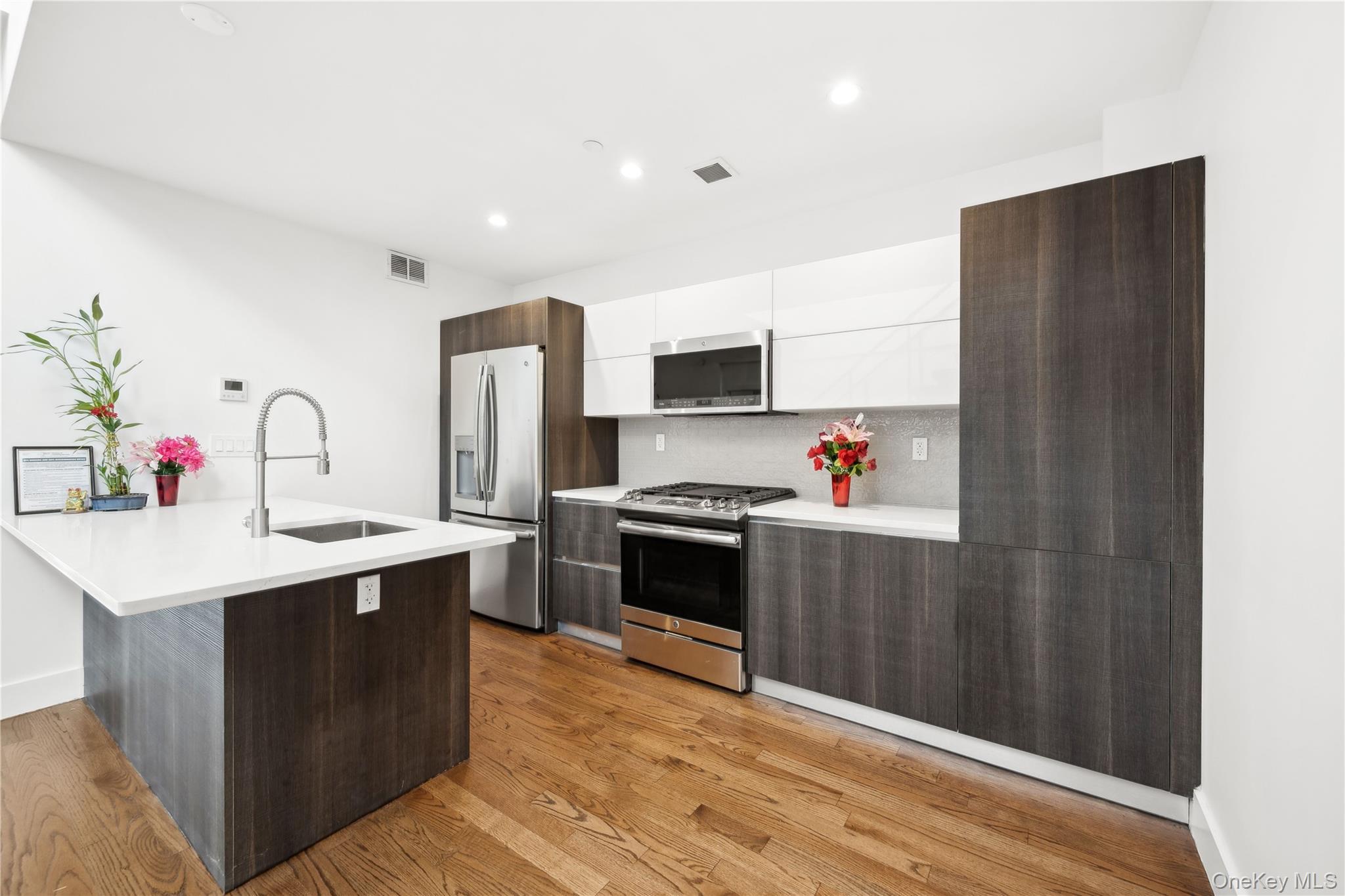 109-19 72nd Road # PH7F, Forest Hills, NY 11375