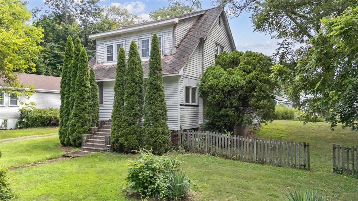 92 Lake Drive, Lake Peekskill, NY 10537