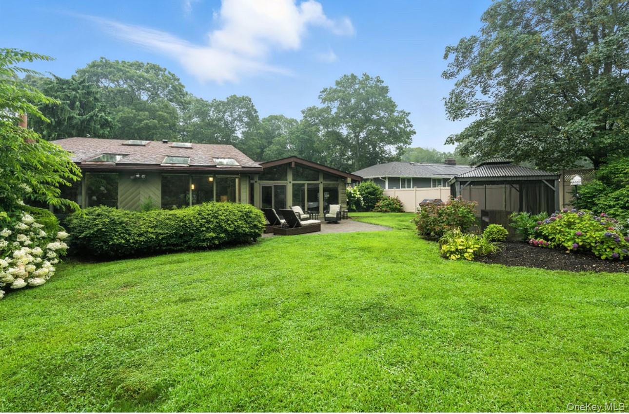 24 Ursular Court, Smithtown, NY 11787