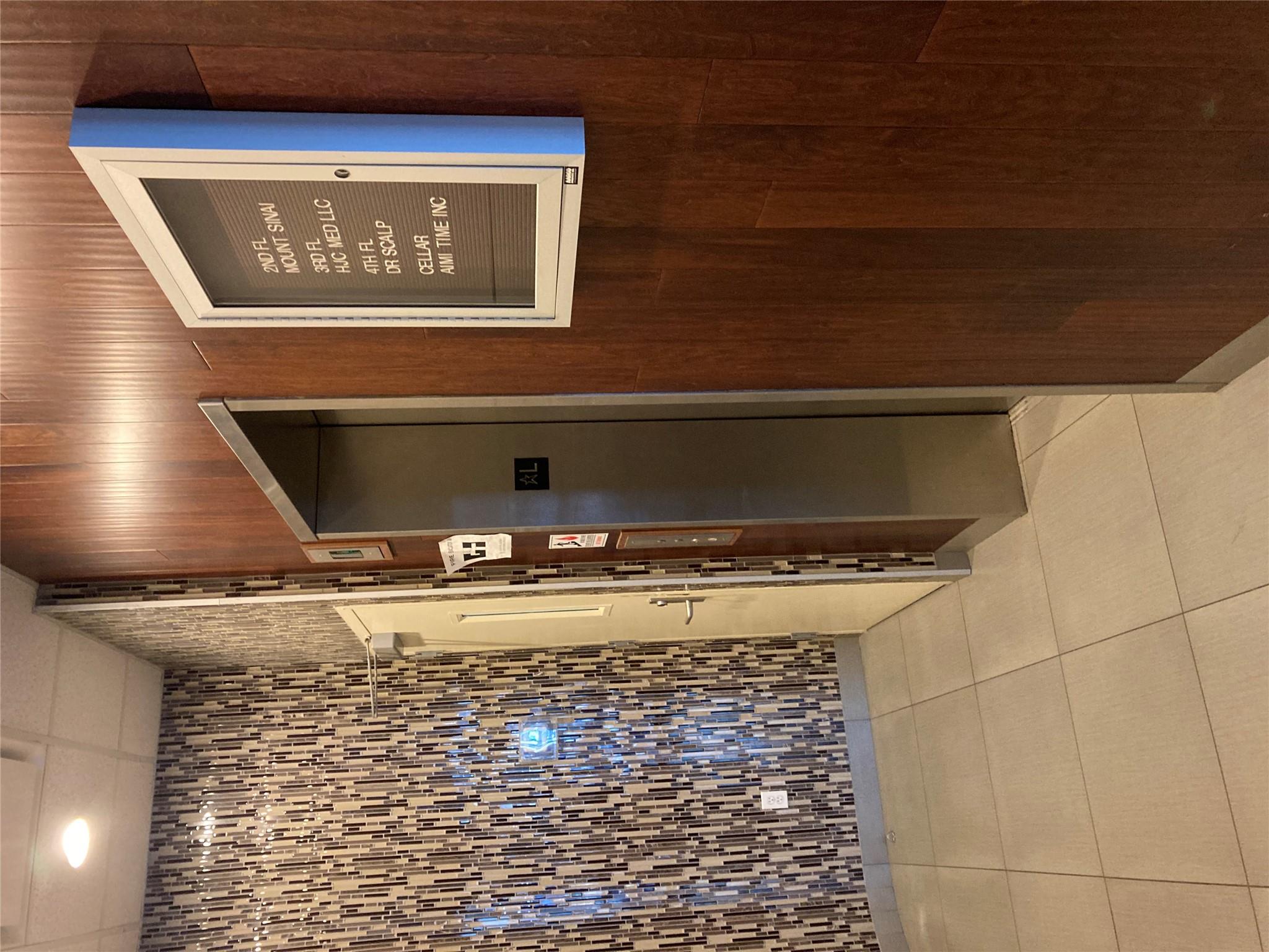13516 Roosevelt Avenue, Flushing, NY 11354
