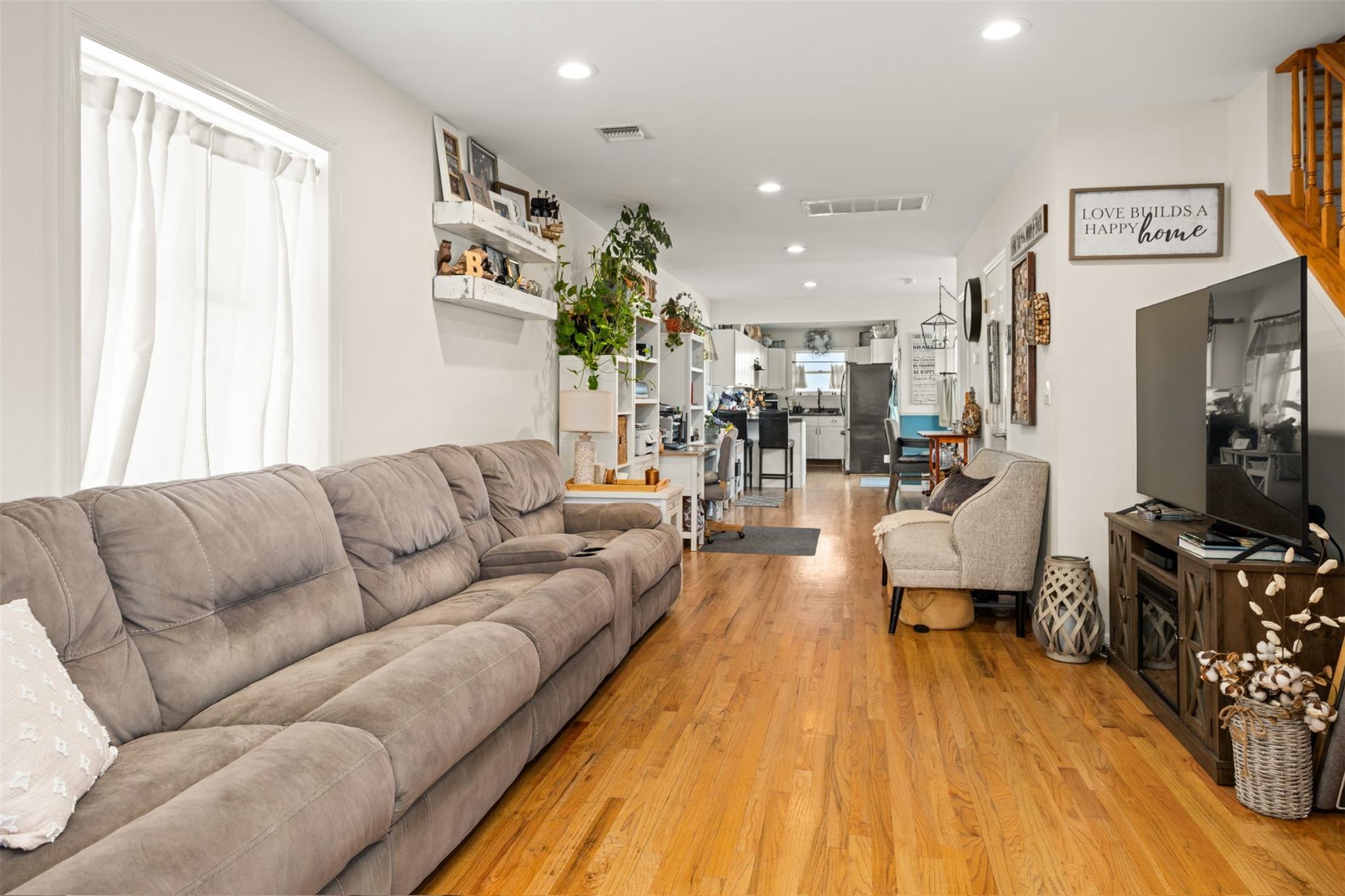 1024 Cross Bay Boulevard, Broad Channel, NY 11693