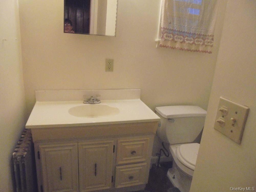 15 Bailey Lake Road, Kiamesha Lake, NY 12751