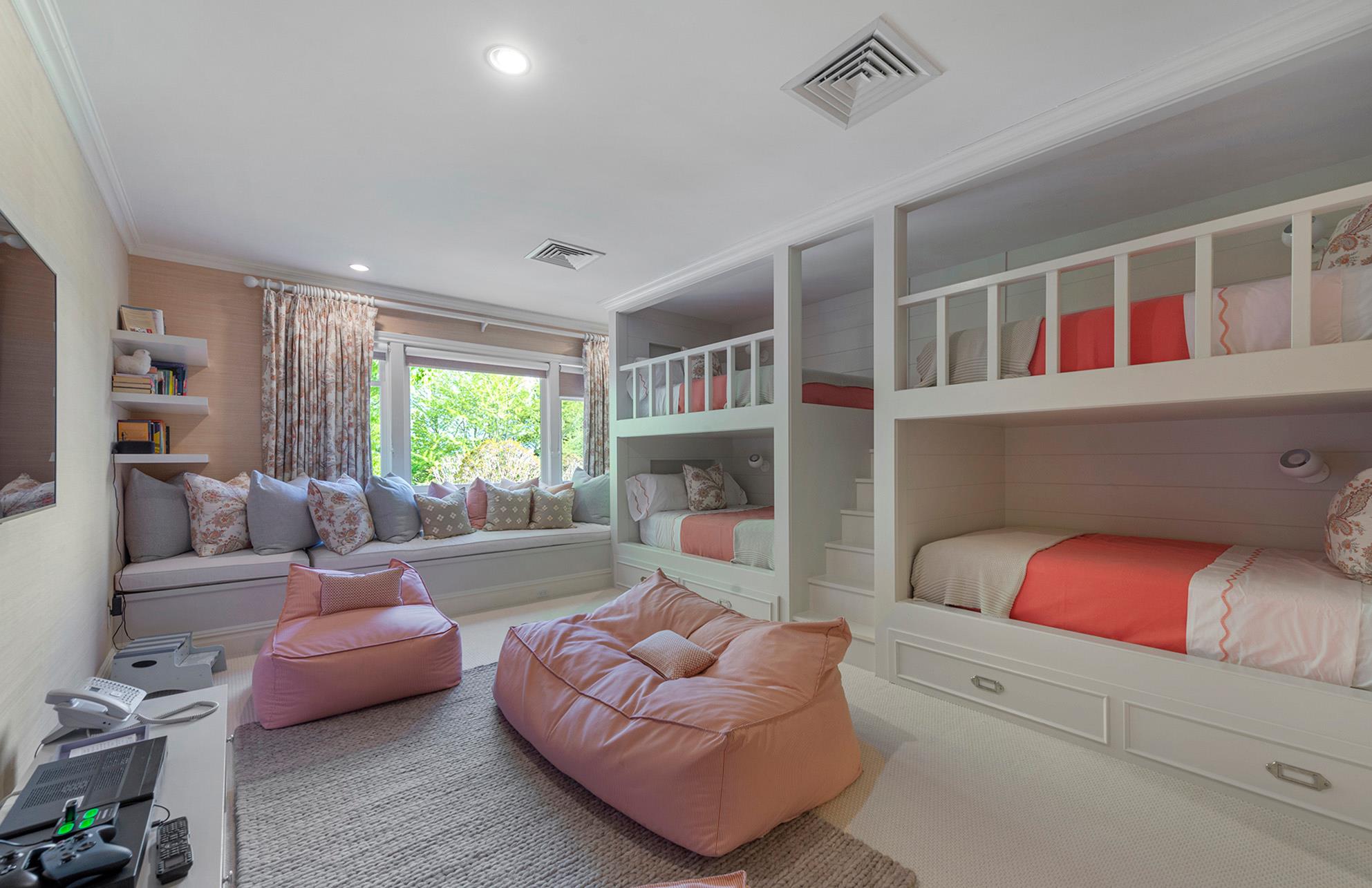 14 Fordune Drive, Southampton, NY 11968