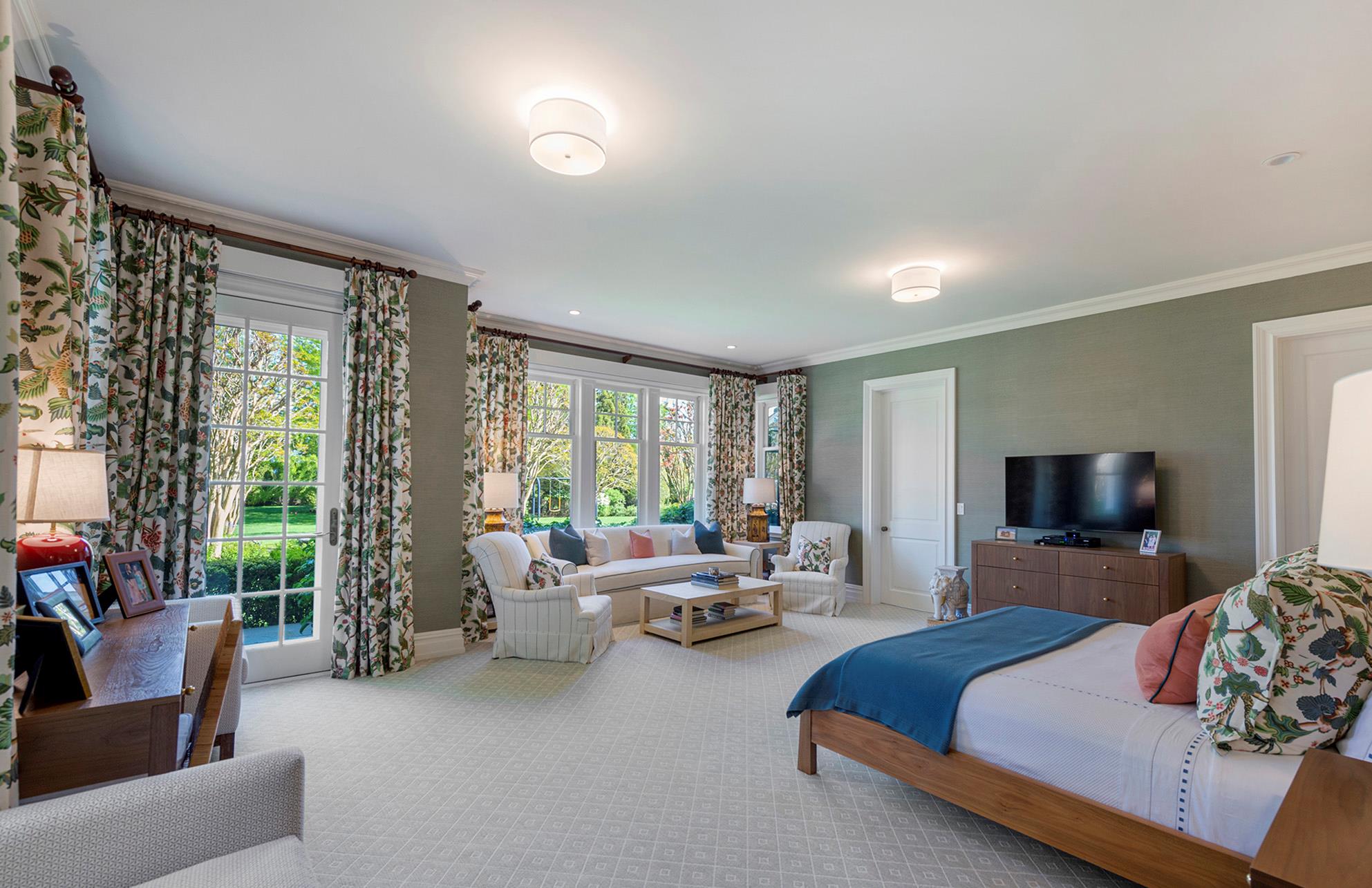 14 Fordune Drive, Southampton, NY 11968