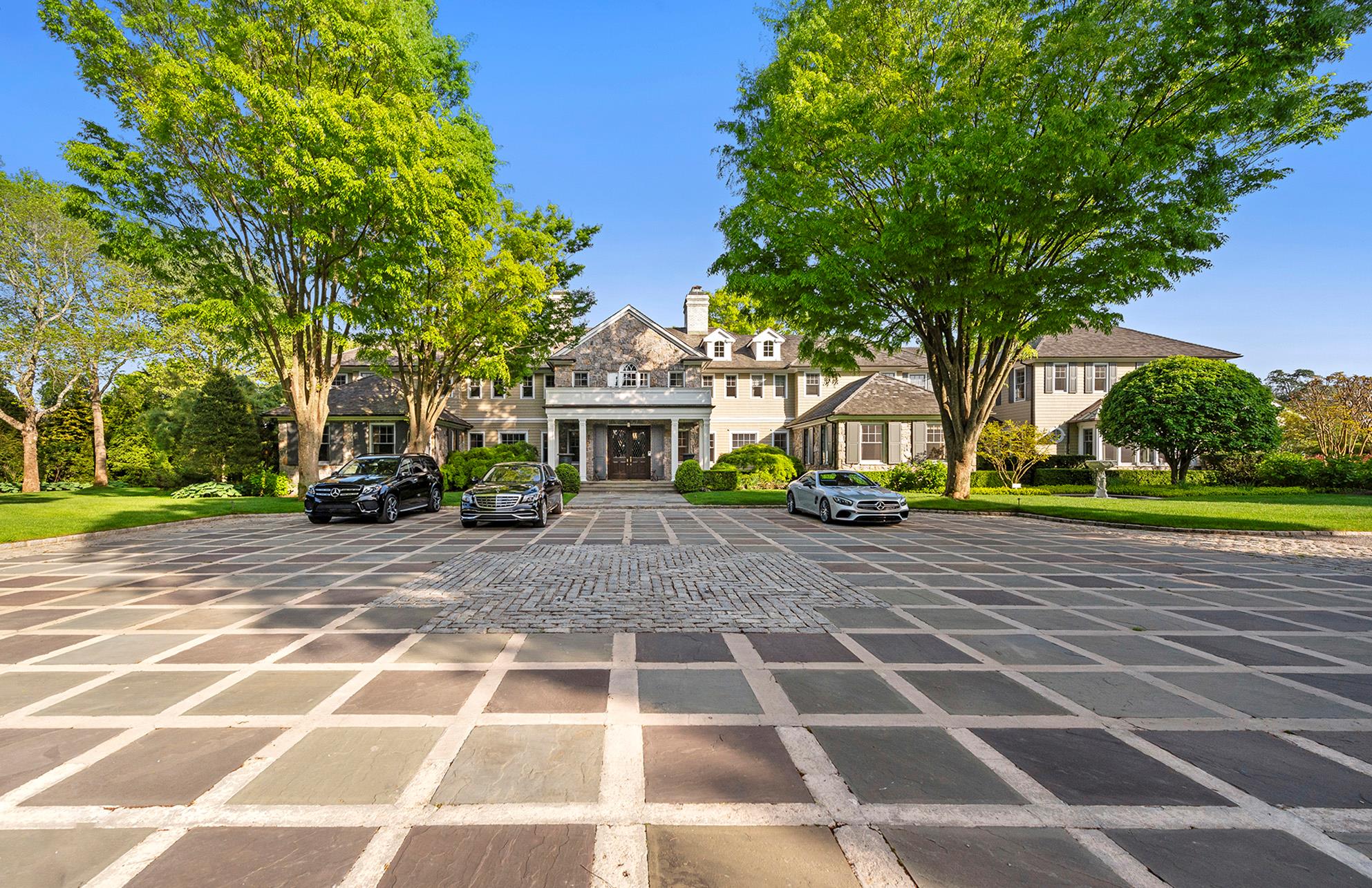 14 Fordune Drive, Southampton, NY 11968