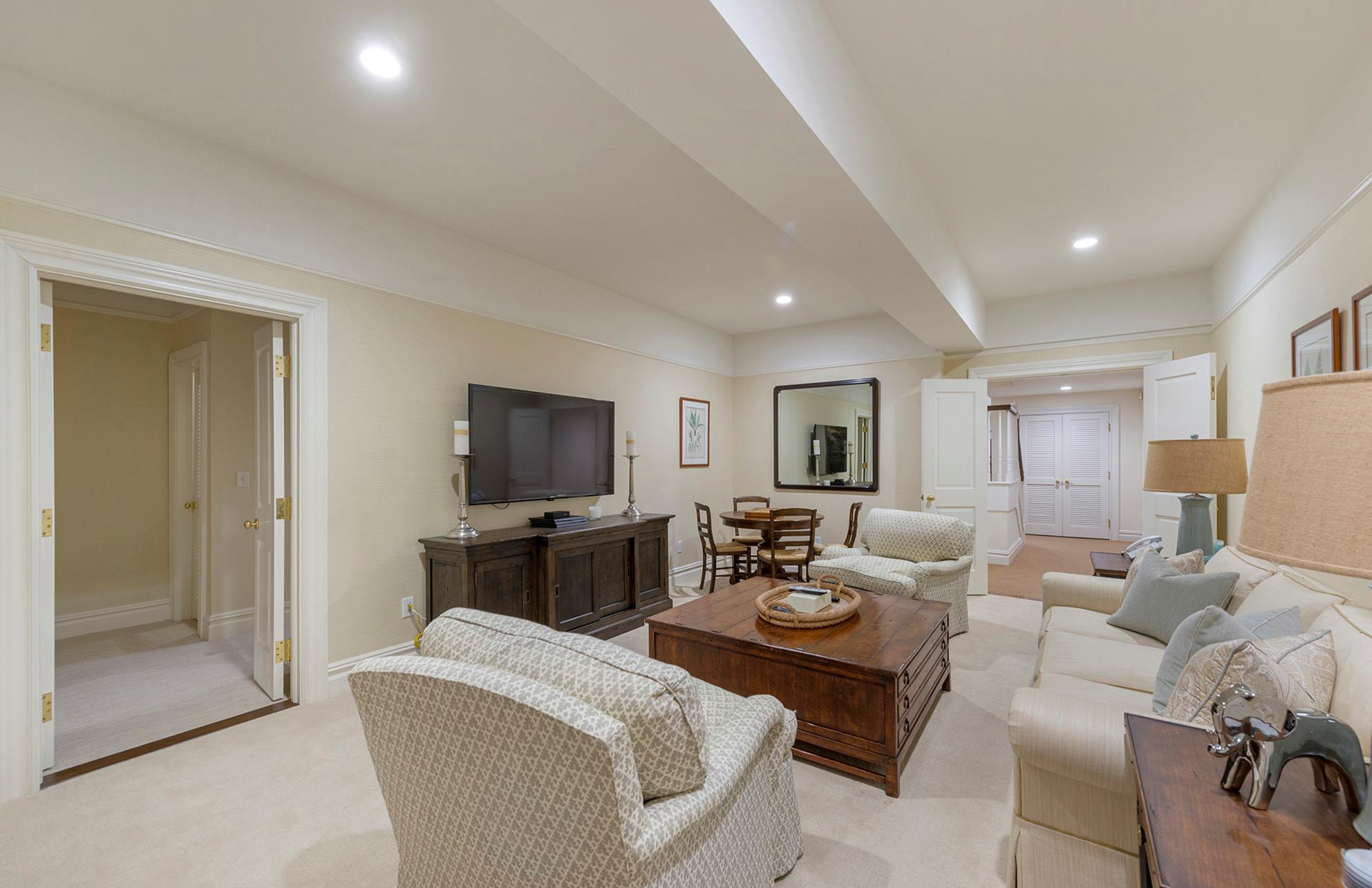 14 Fordune Drive, Southampton, NY 11968