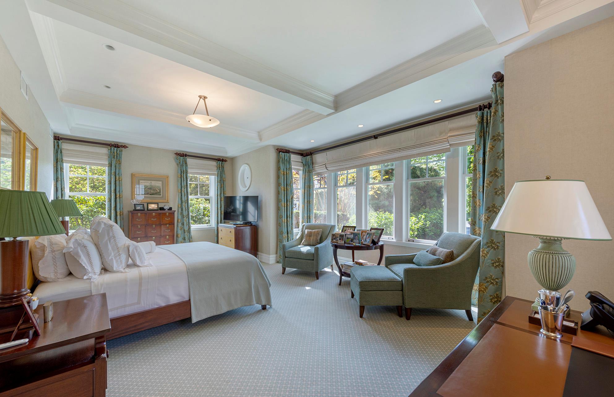 14 Fordune Drive, Southampton, NY 11968