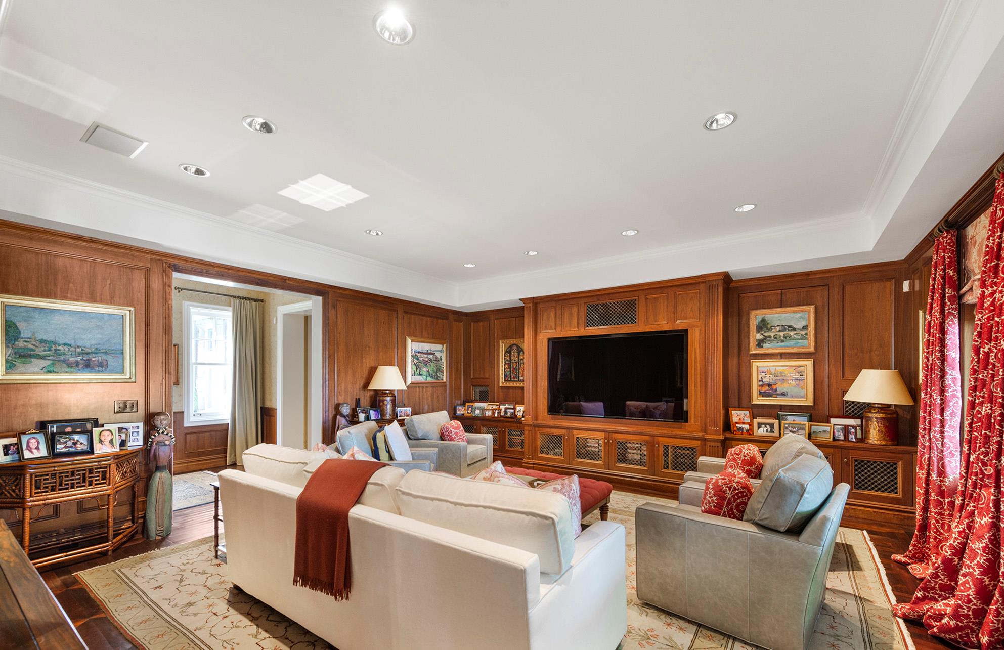 14 Fordune Drive, Southampton, NY 11968