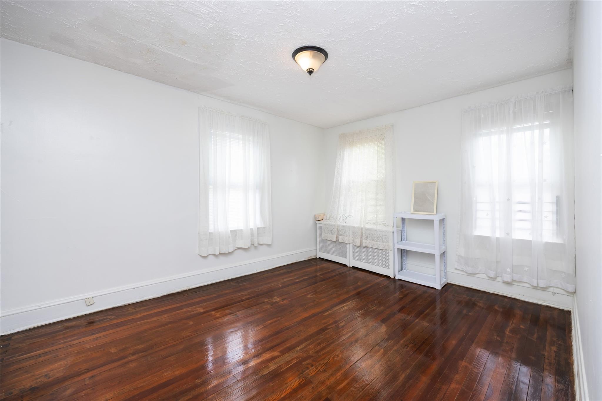 19512 McLaughlin Avenue, Holliswood, NY 11423