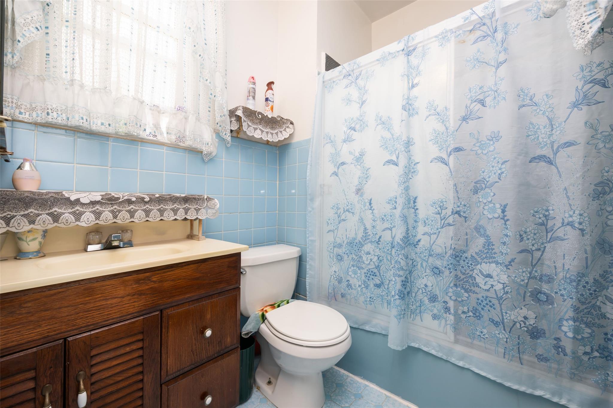 19512 McLaughlin Avenue, Holliswood, NY 11423