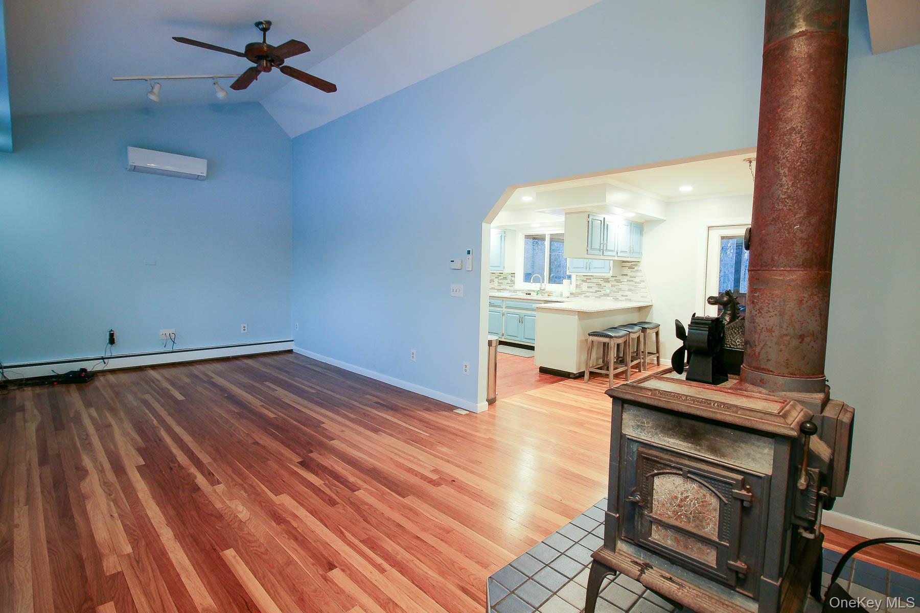 176 Gardnerville Road, New Hampton, NY 10958