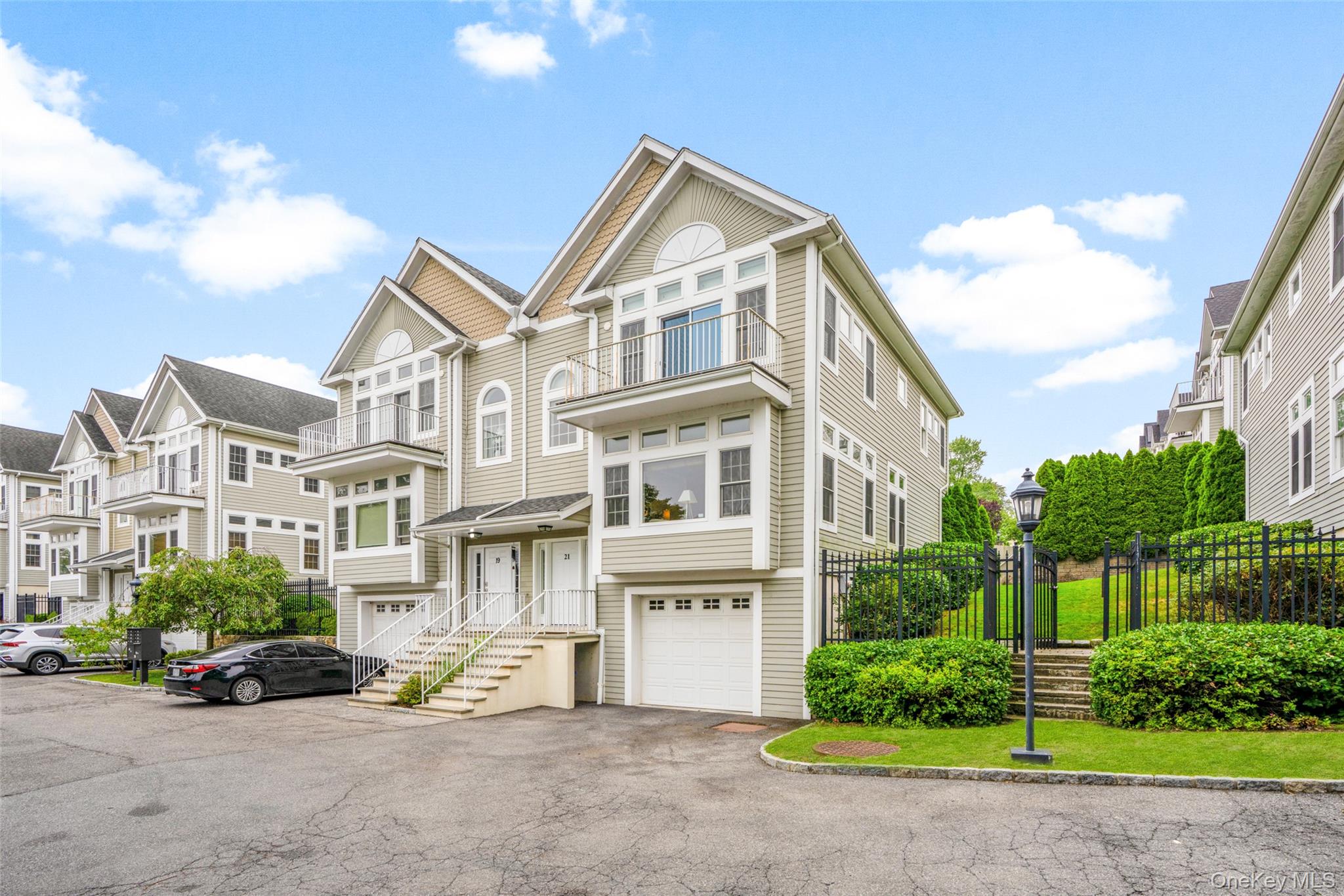 21 Arbor Glen, New Rochelle, NY 10801