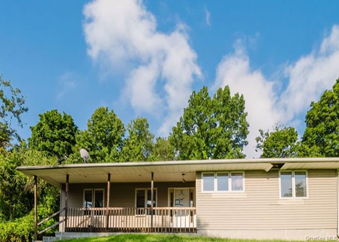 10 Diviesti Drive, Marlboro, NY 12542