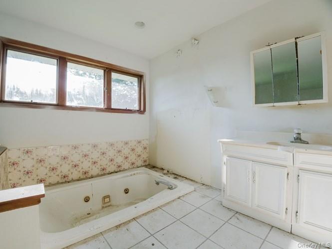 10 Diviesti Drive, Marlboro, NY 12542