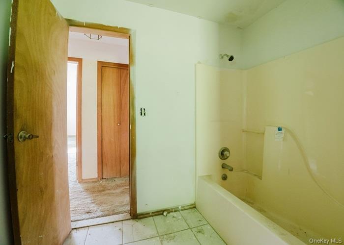 10 Diviesti Drive, Marlboro, NY 12542