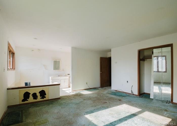 10 Diviesti Drive, Marlboro, NY 12542