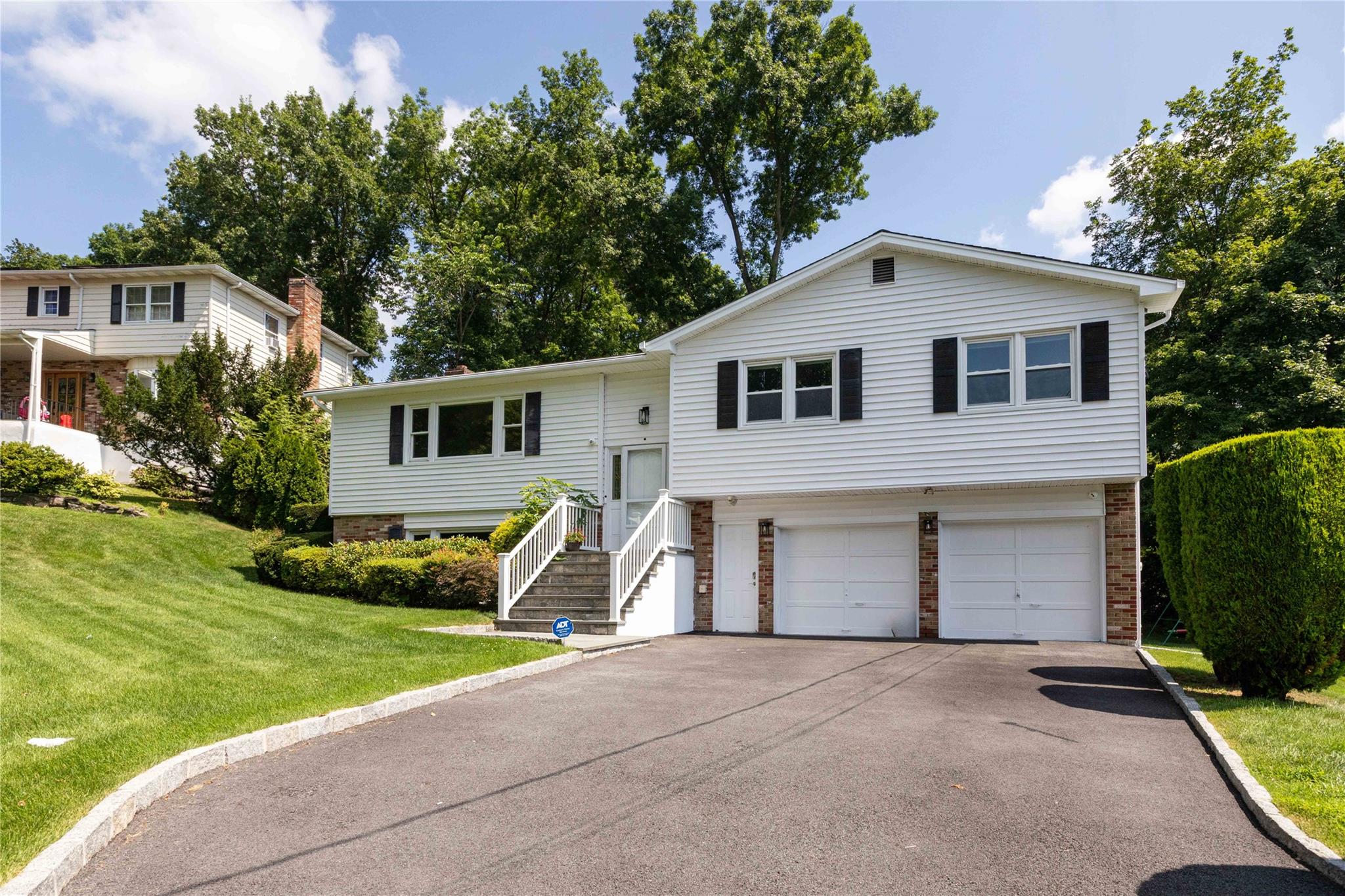 22 Jason Lane, Mamaroneck, NY 10543