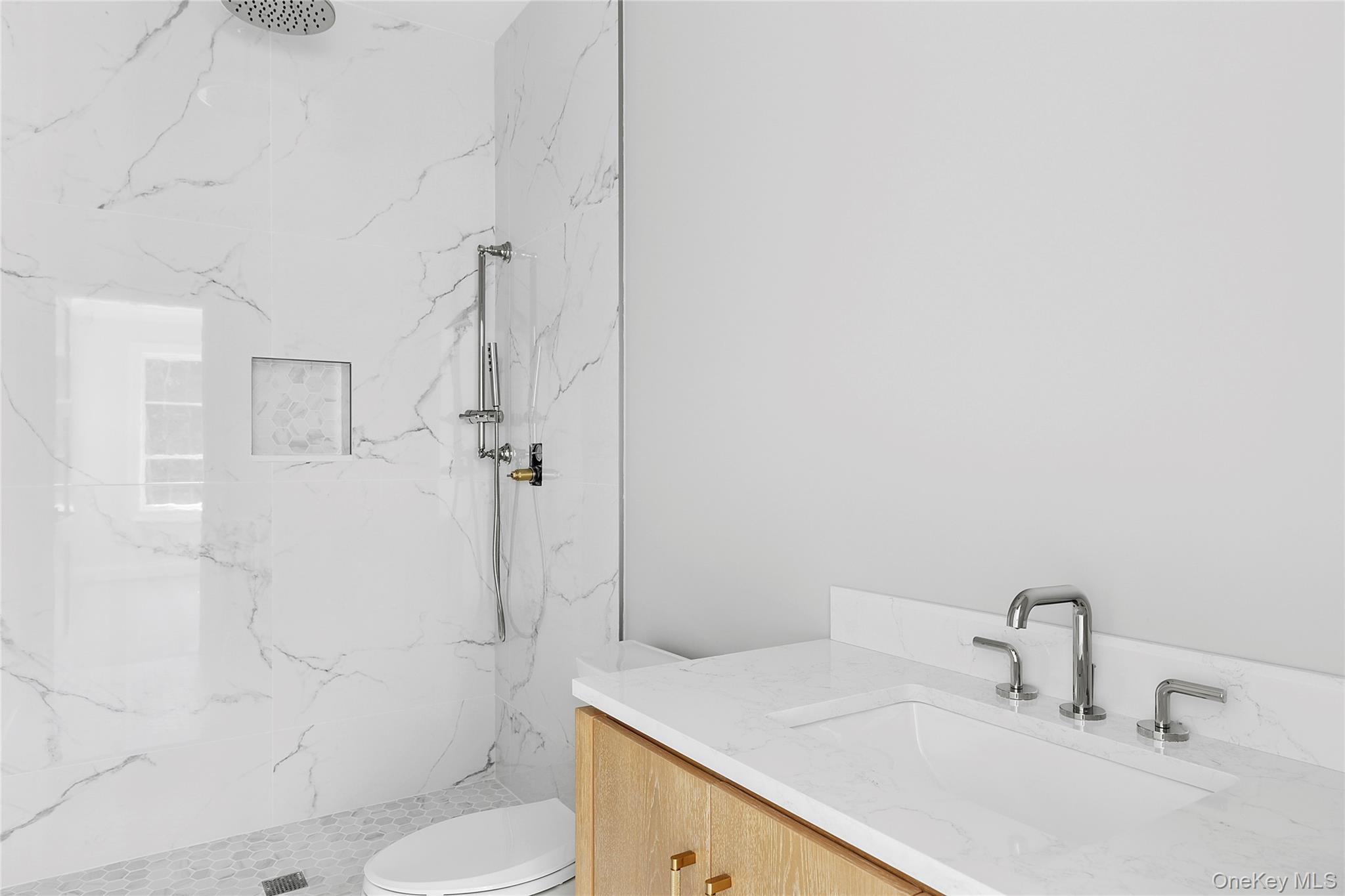 3360 Wunneweta Road, Cutchogue, NY 11935