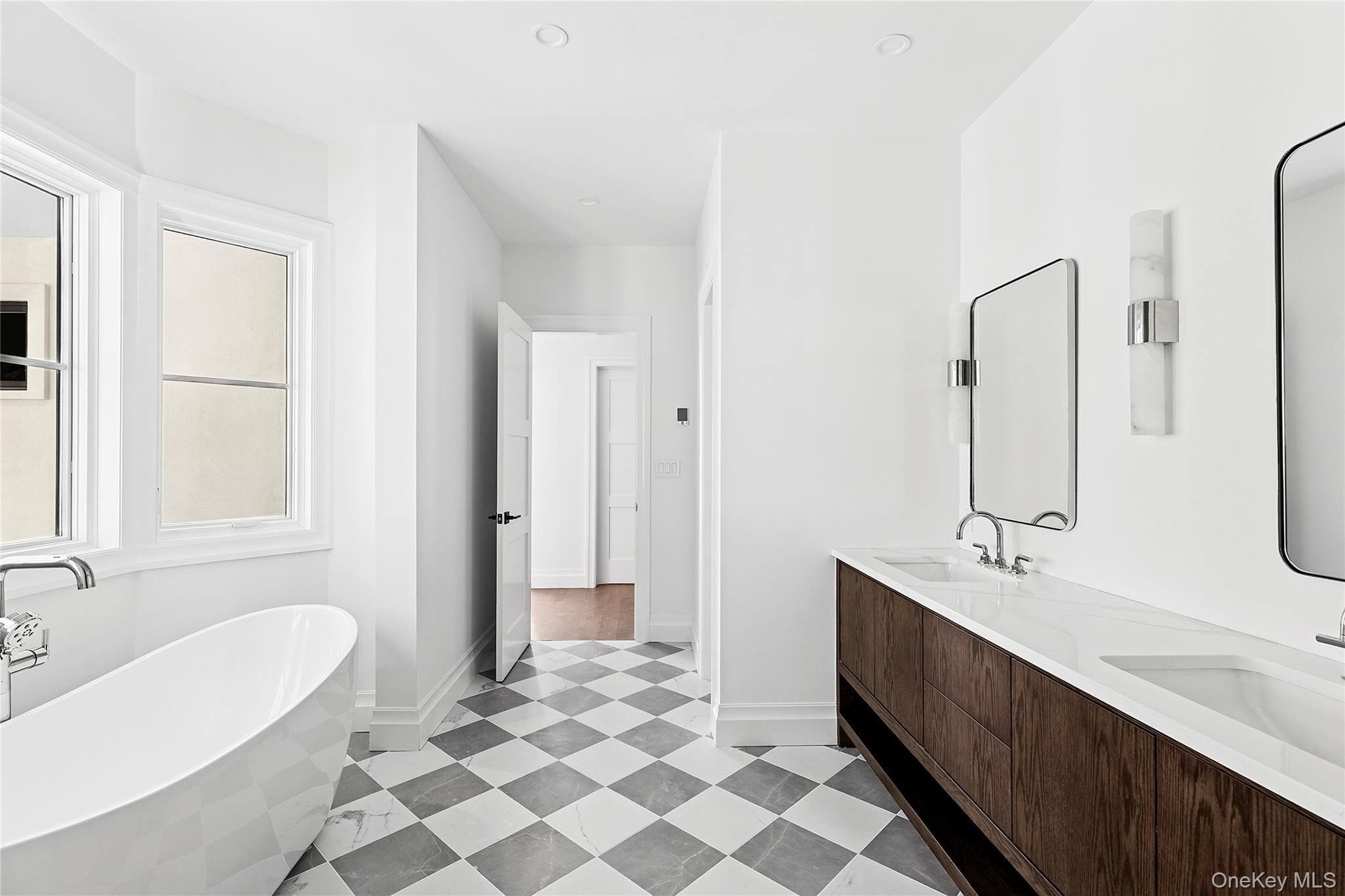 3360 Wunneweta Road, Cutchogue, NY 11935