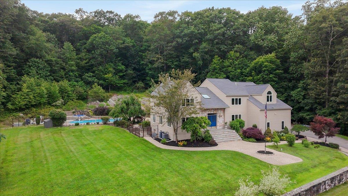 31 Reservoir Court, Carmel, NY 10512