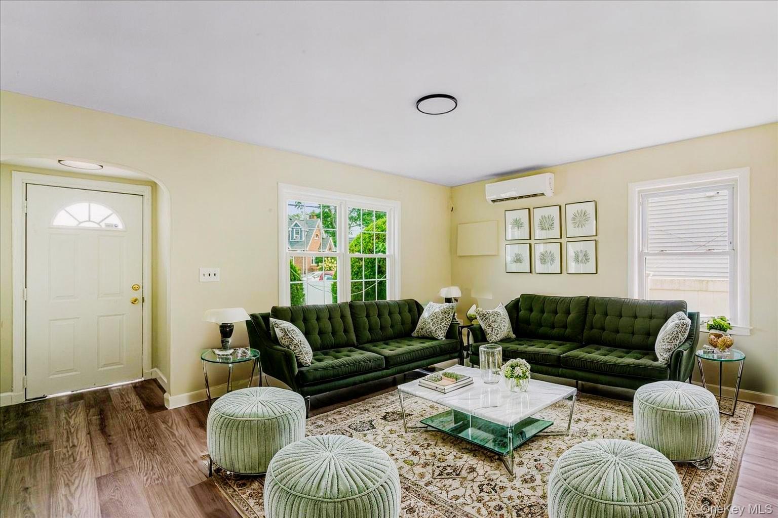 325 Pennsylvania Avenue, Roosevelt, NY 11575