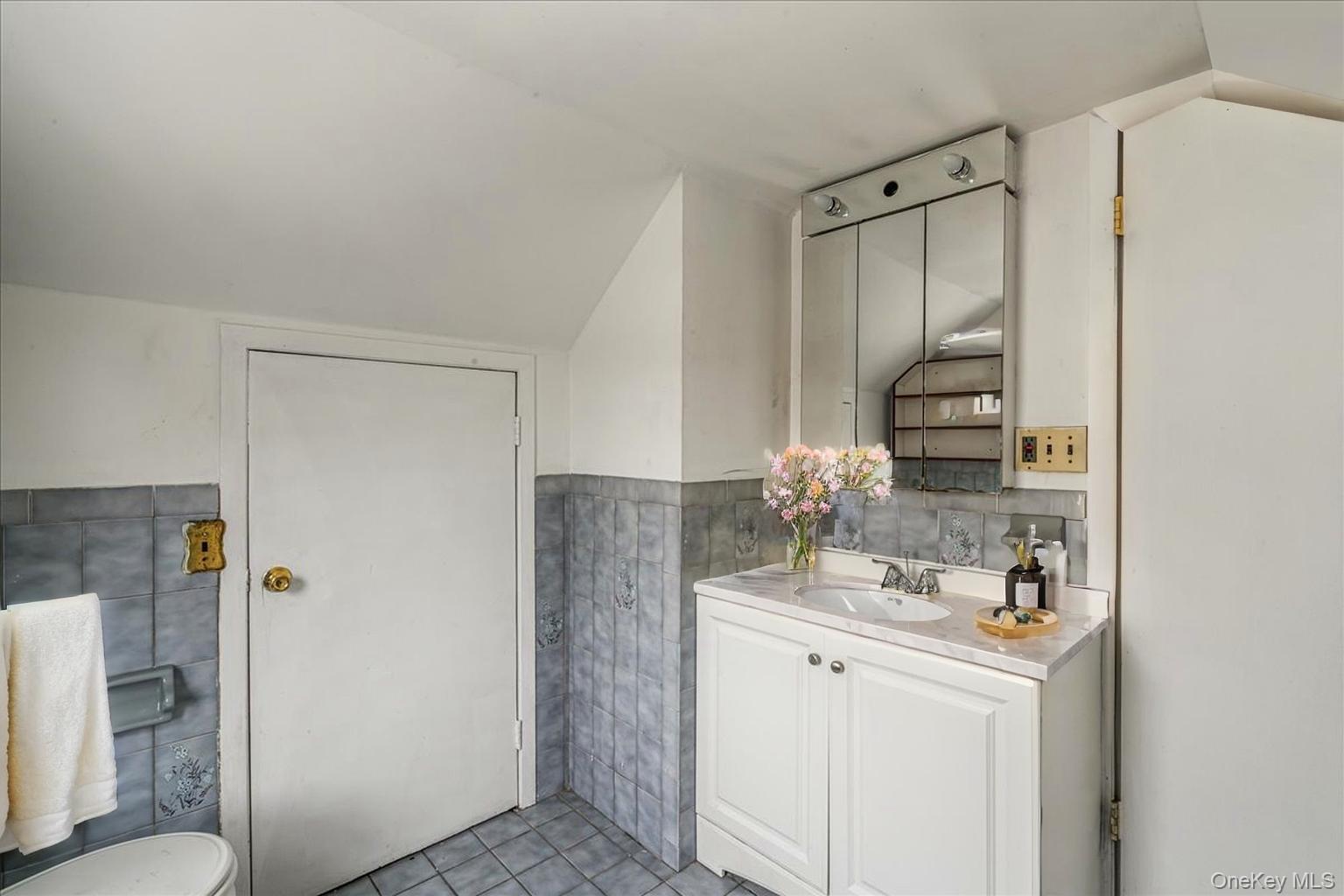 325 Pennsylvania Avenue, Roosevelt, NY 11575