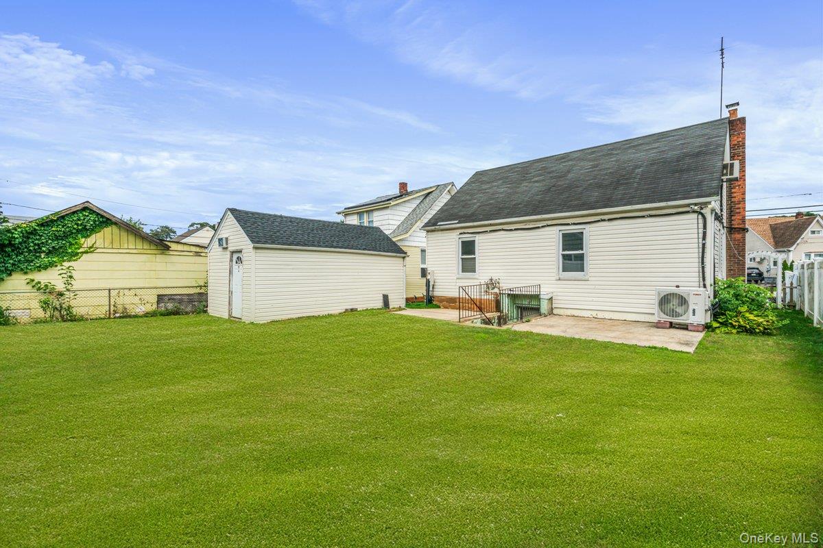 325 Pennsylvania Avenue, Roosevelt, NY 11575