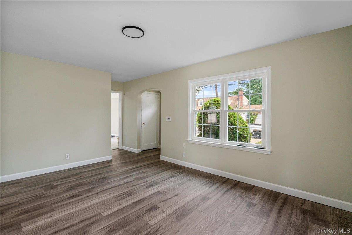 325 Pennsylvania Avenue, Roosevelt, NY 11575