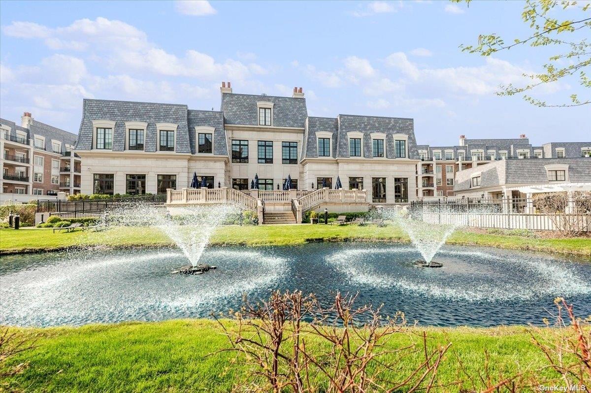 3000 Royal Court # 3206, North Hills, NY 11040