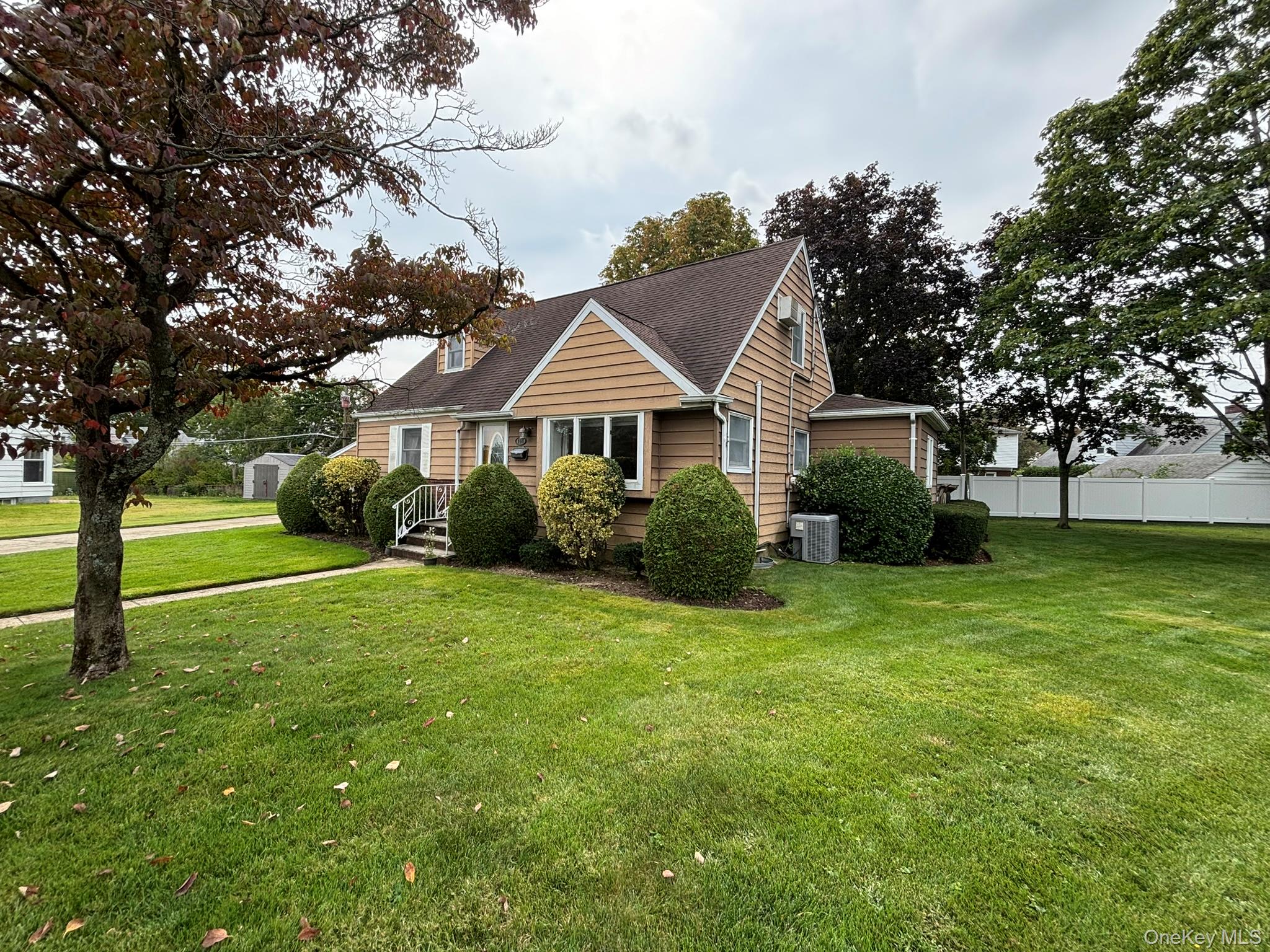 166 Evans Street, New Hyde Park, NY 11040