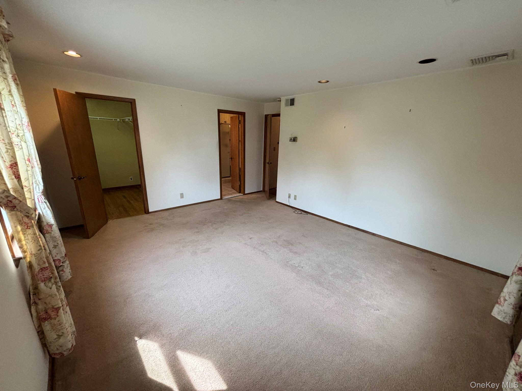 166 Evans Street, New Hyde Park, NY 11040