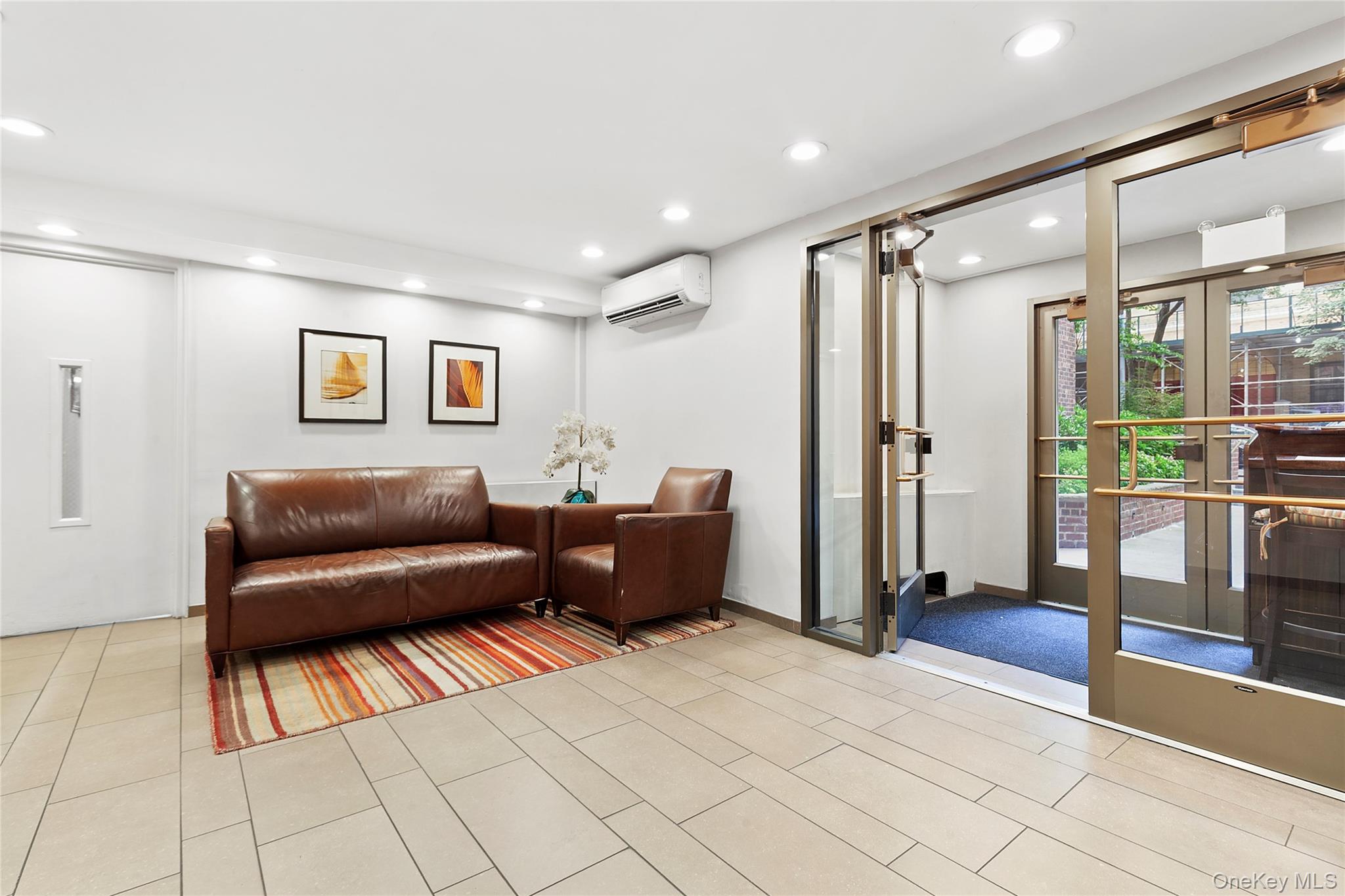 330 E 70th Street # 6E, New York (Manhattan), NY 10021