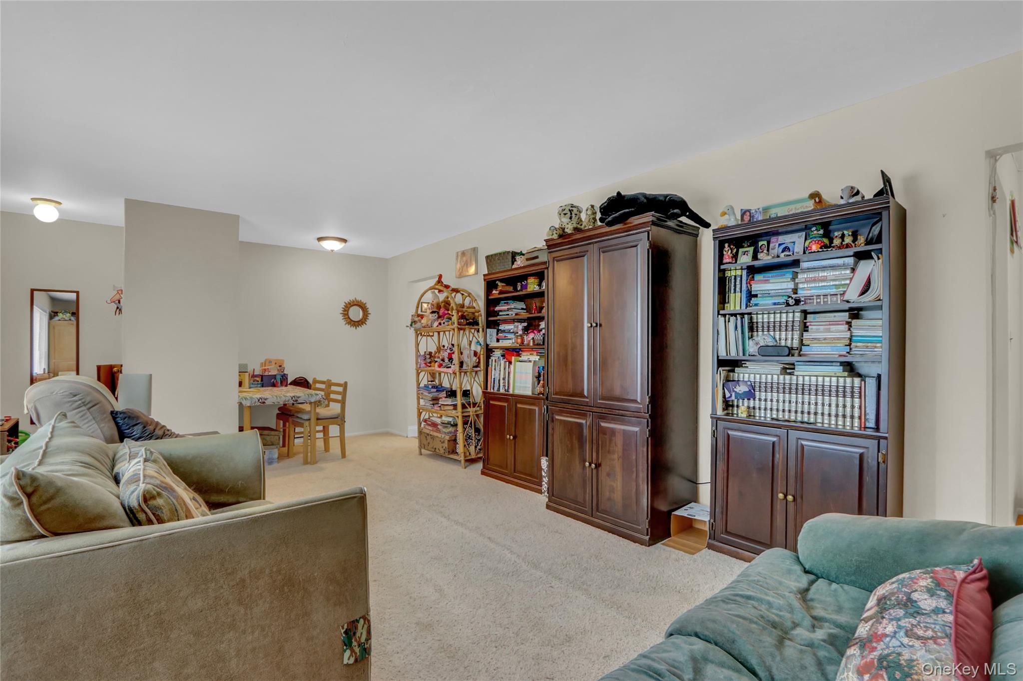 205 Edmunton Drive # H17, North Babylon, NY 11703