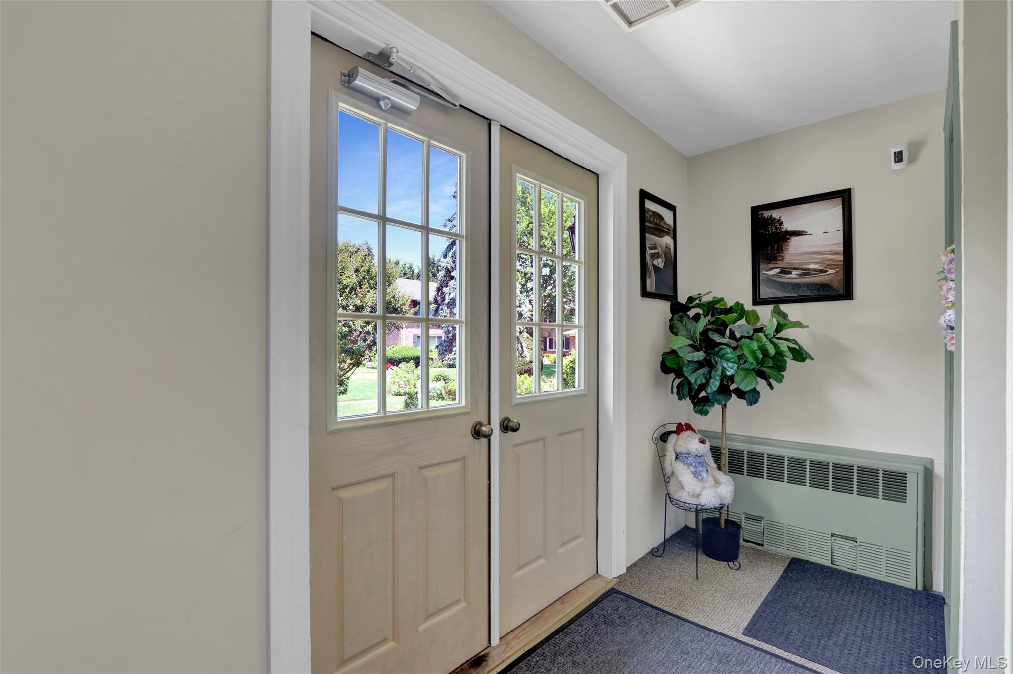 205 Edmunton Drive # H17, North Babylon, NY 11703