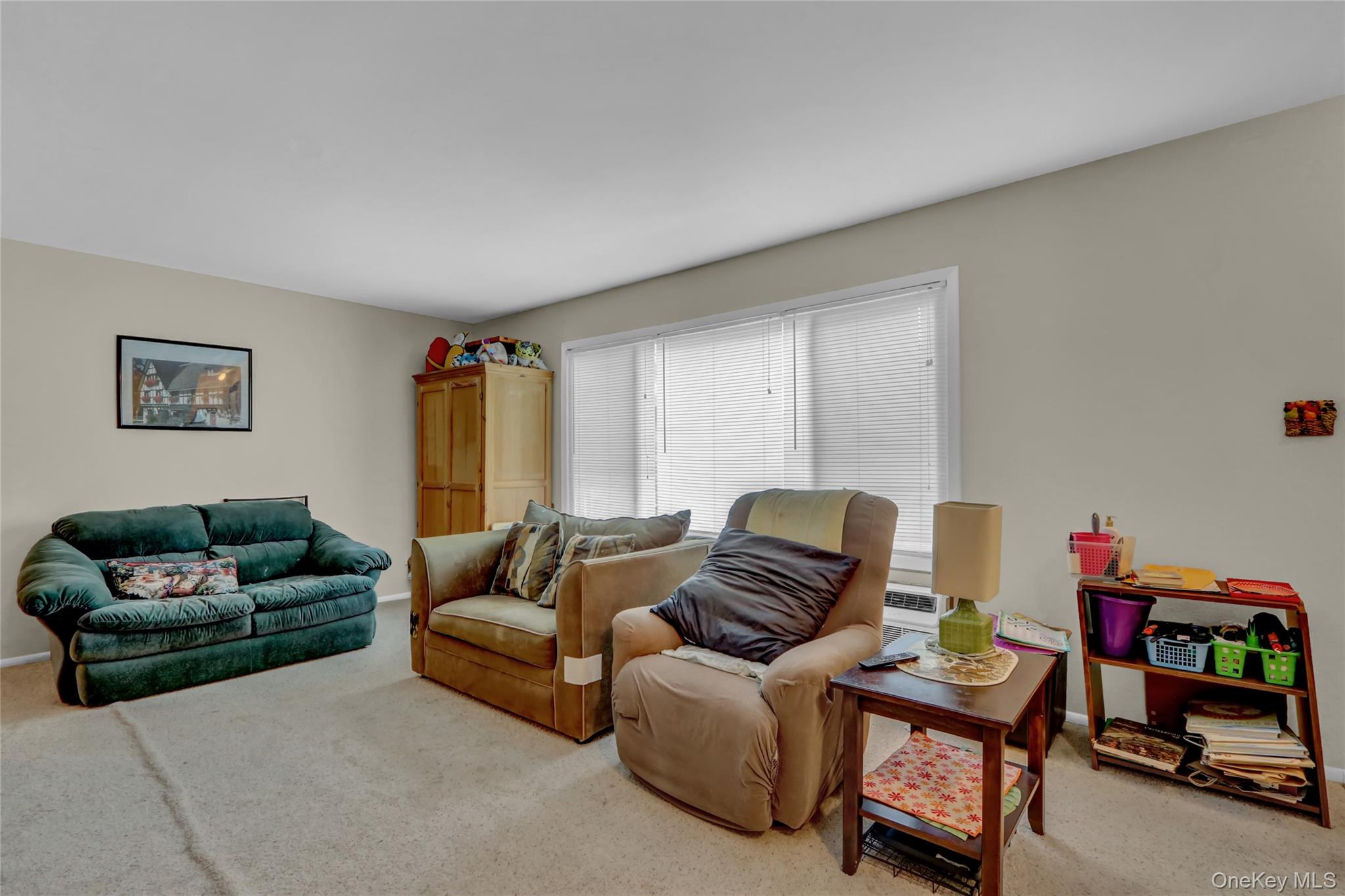 205 Edmunton Drive # H17, North Babylon, NY 11703