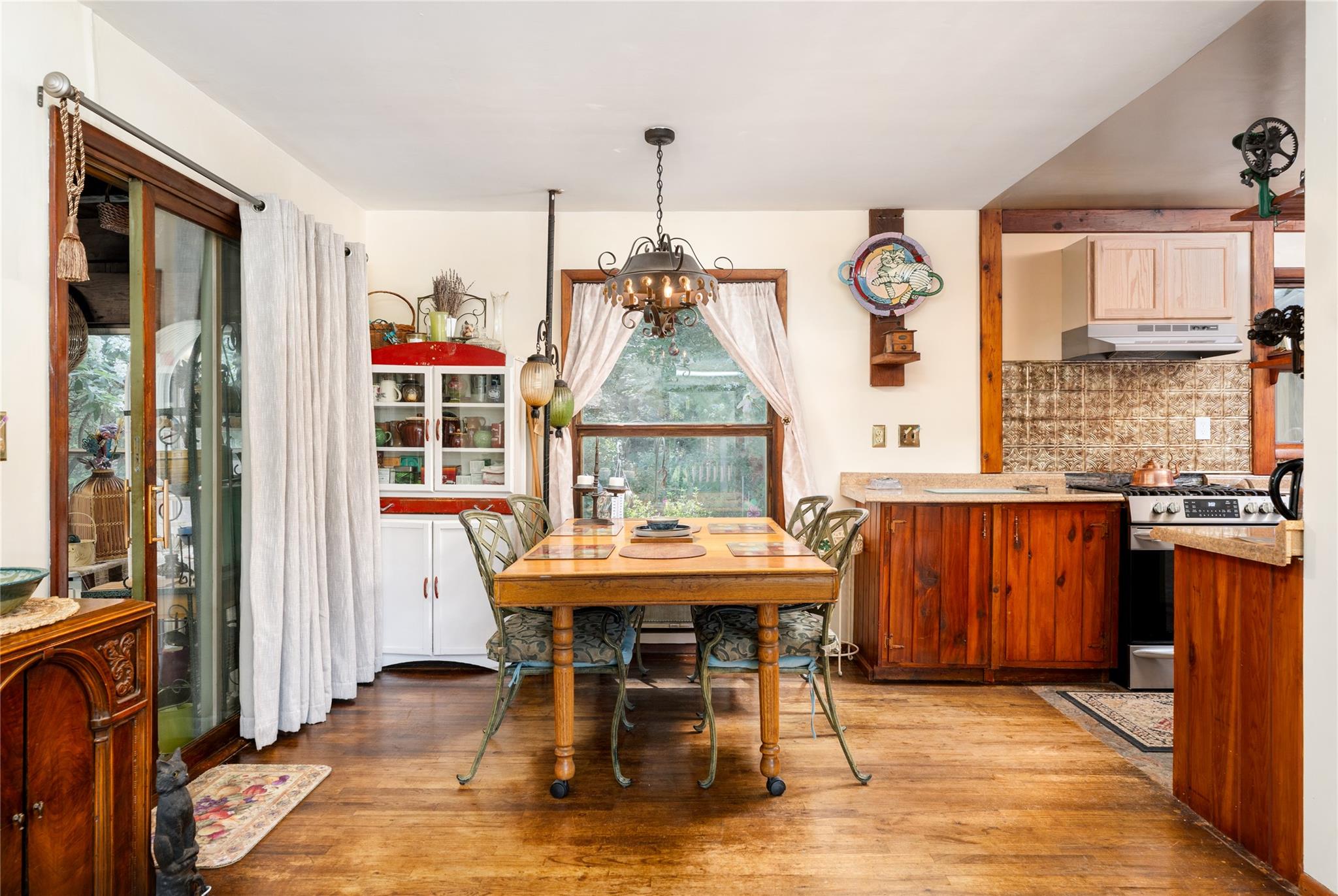 21 W Bartlett Road, Middle Island, NY 11953