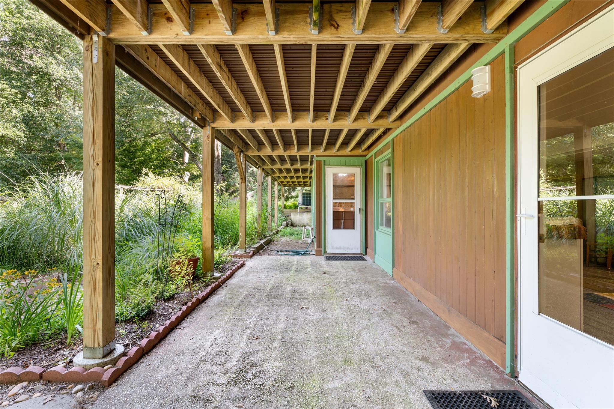 21 W Bartlett Road, Middle Island, NY 11953